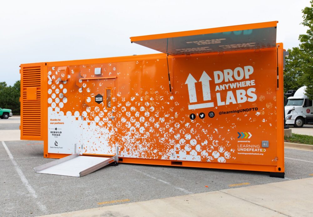 Learning Undefeated Mobile Lab CITGO & Learning Undefeated bring mobile STEM lab to LeBlanc Middle ...