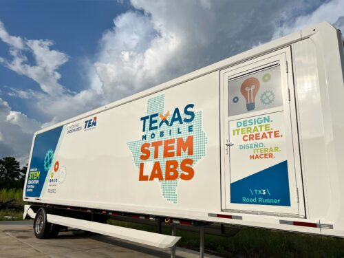 texas mobile stem lab in parking lot